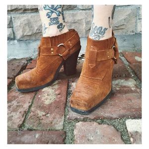 Jeffrey Campbell Rumi ankle harness boot sz 9